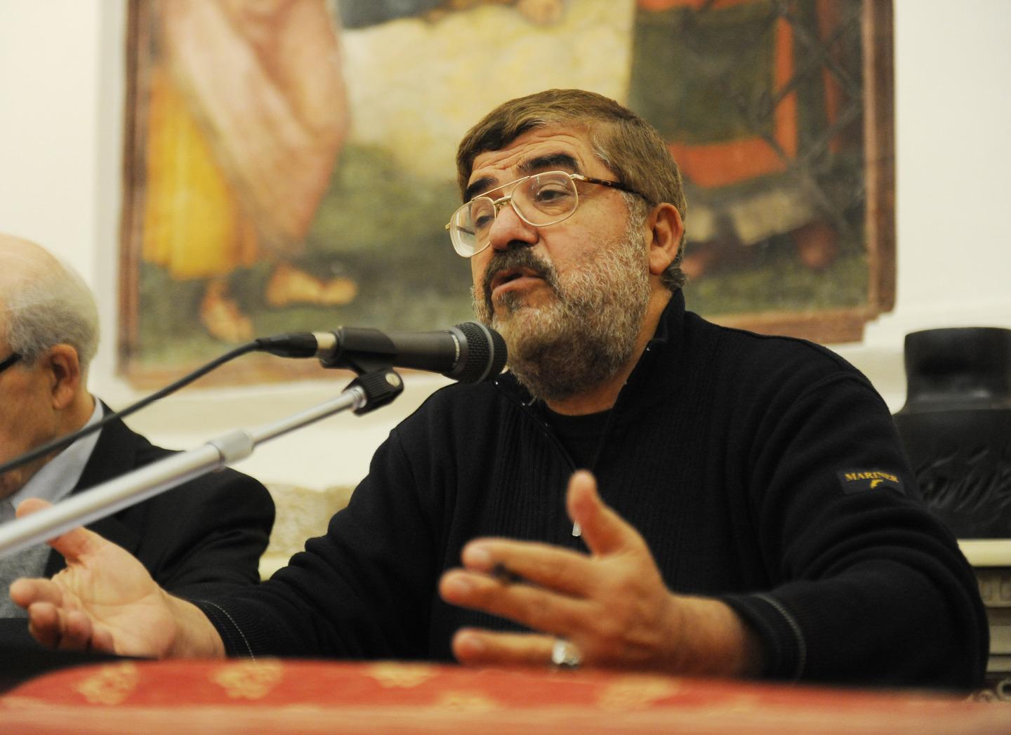 Charlie Hebdo parla l imam di Perugia Siamo una comunità di pace l