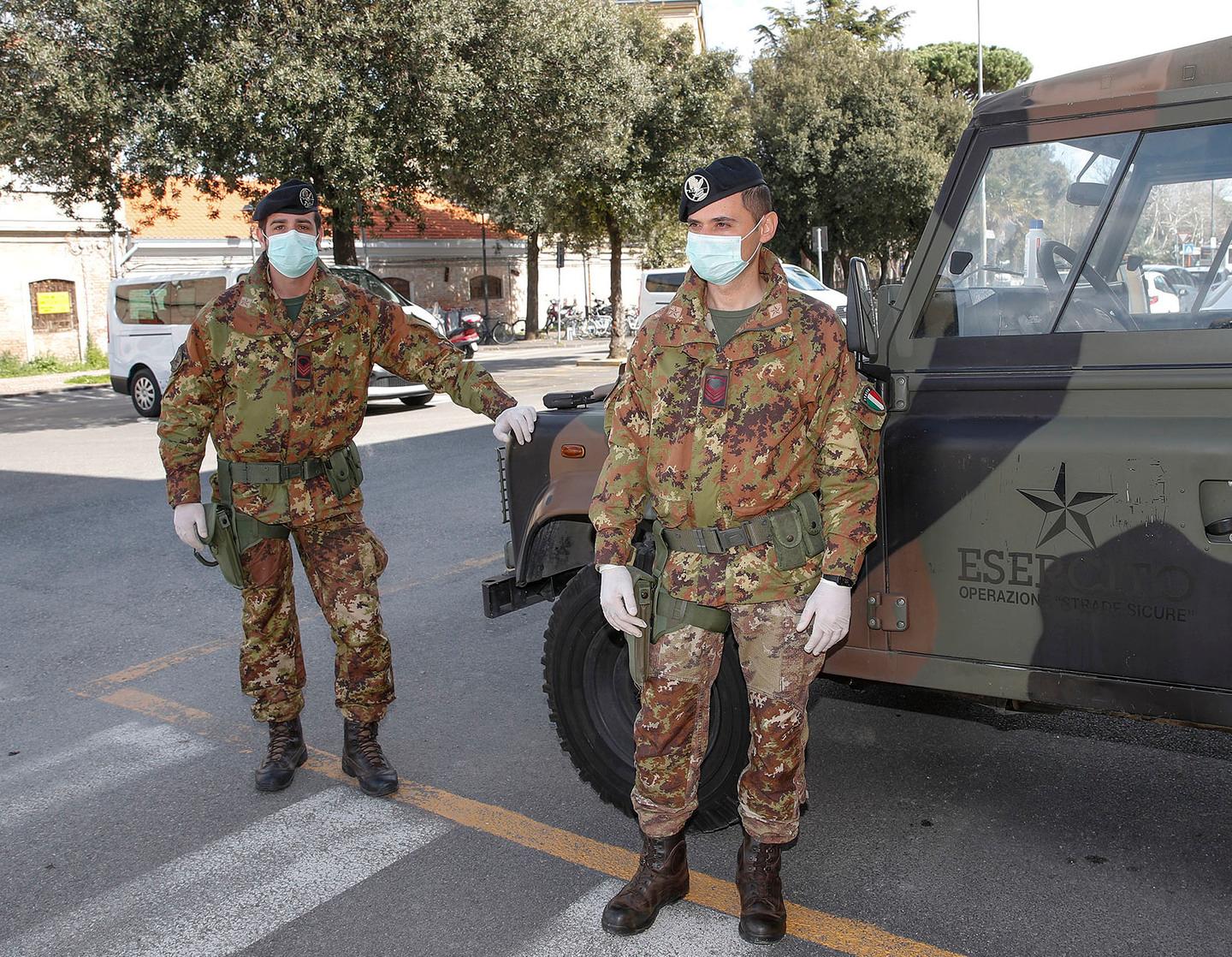 Coronavirus Posti Di Blocco E Controlli A Tappeto In Strada Anche L