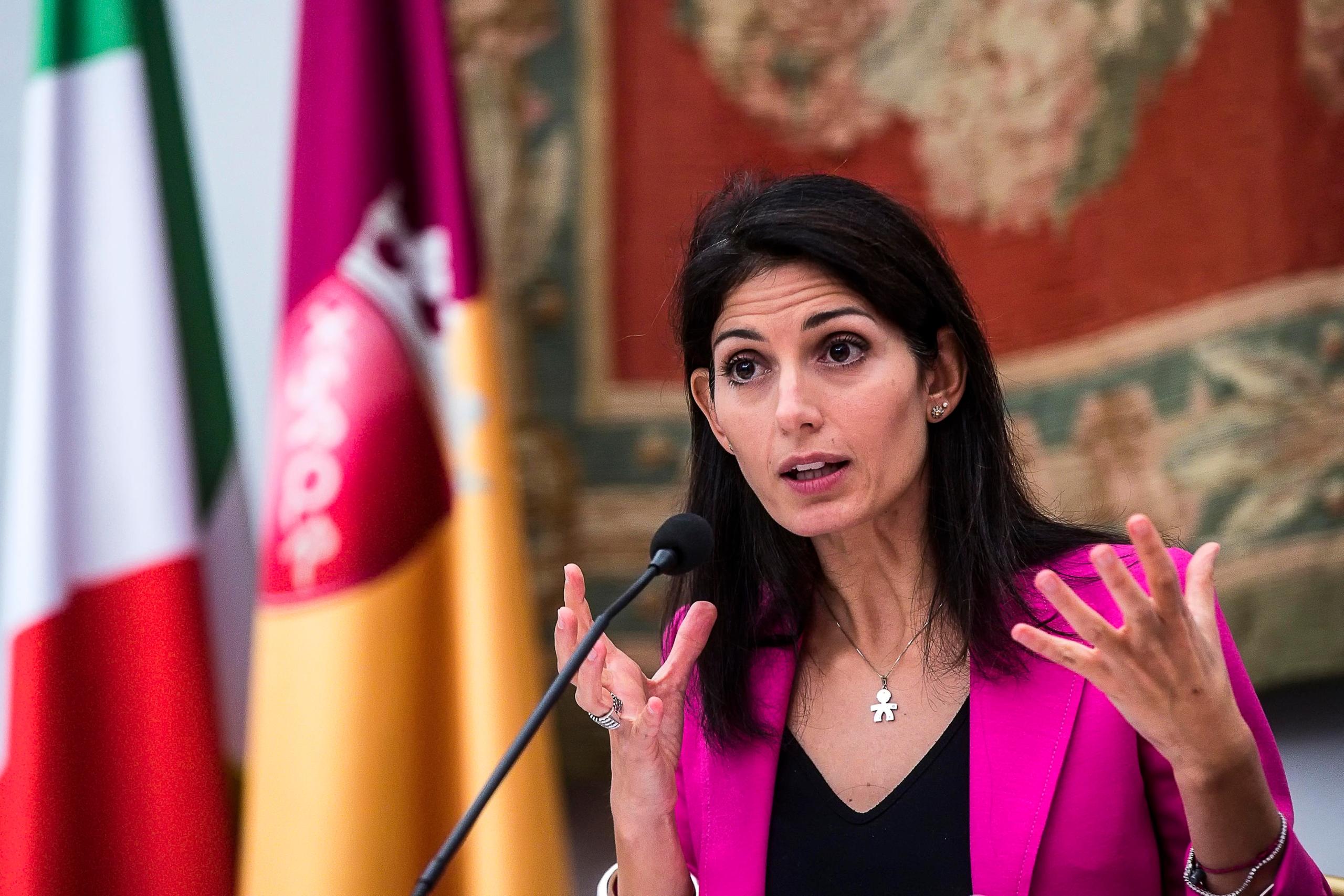 Virginia Raggi Roma Deve Avere Gli Stessi Poteri Di Una Regione