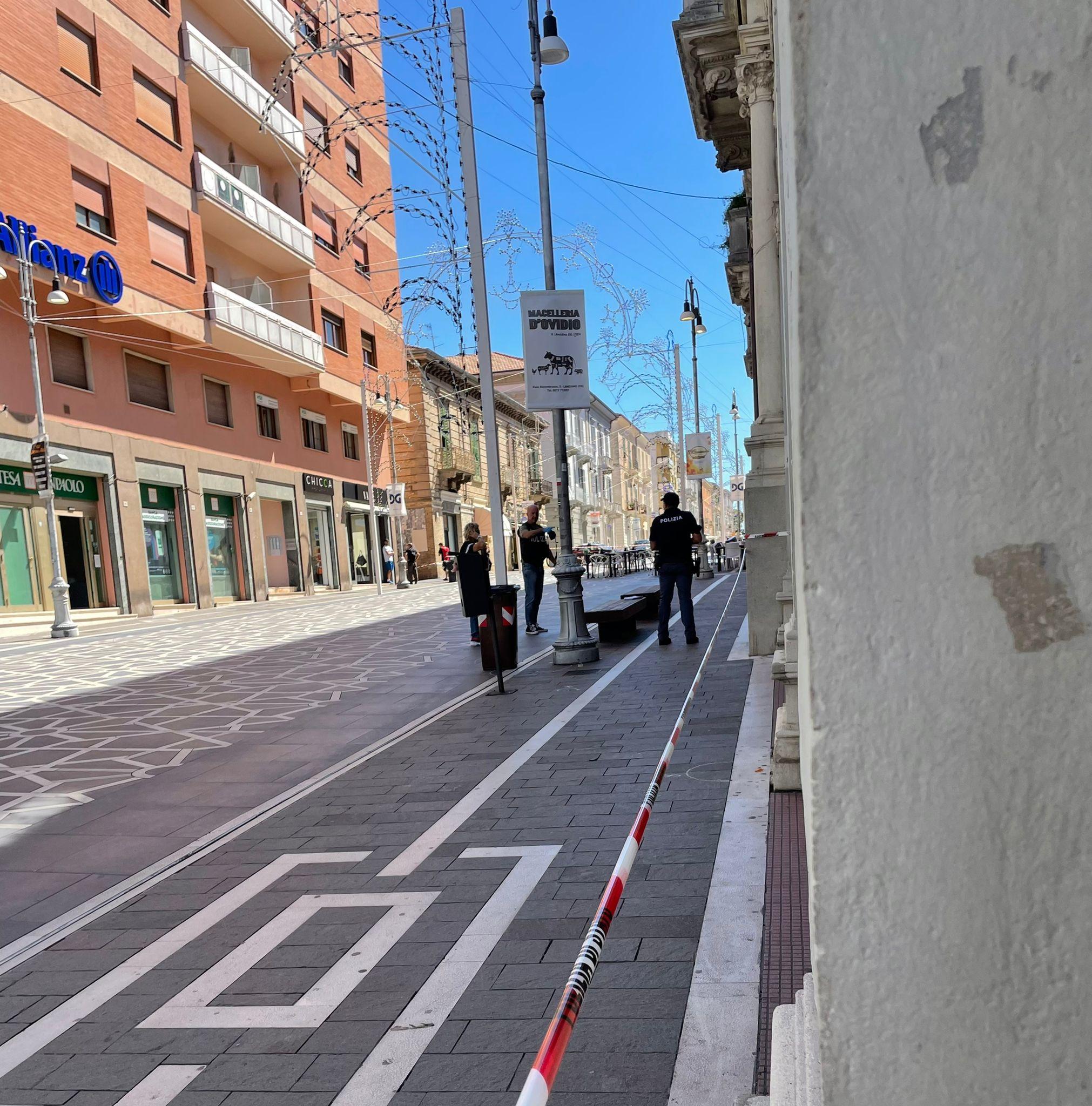 Lanciano Auto Sulla Folla Due Feriti Uno Grave