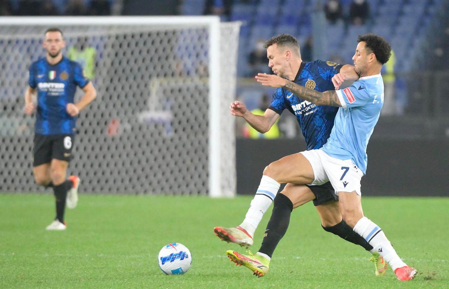 La Lazio Batte 3 1 L Inter Tra Le Polemiche Decidono Anderson E Milinkovic