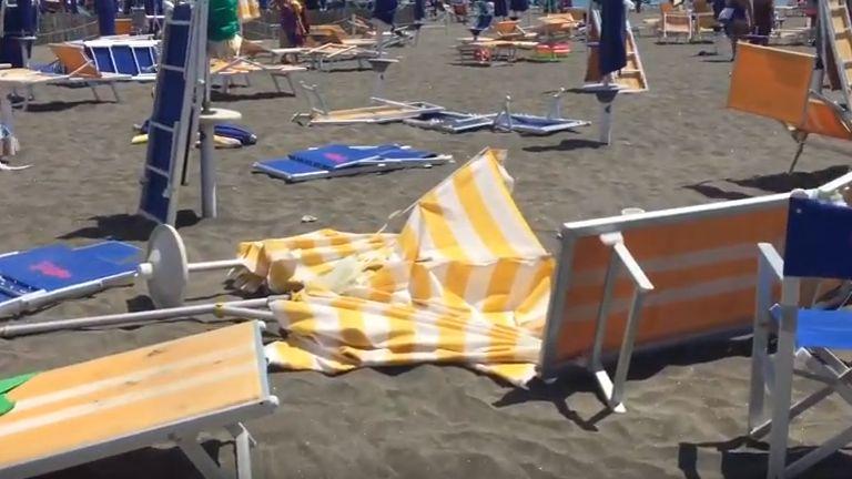 Maltempo A Ostia Tromba D Aria In Spiaggia Nubifragio A Scilla