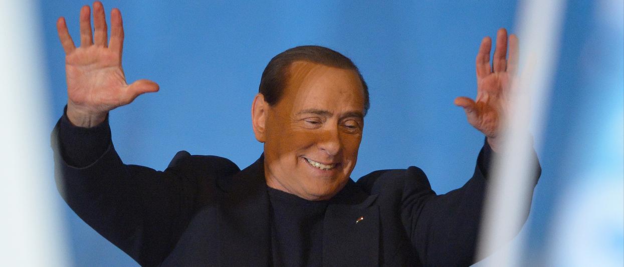 Le Ultime Ore Di Berlusconi Allalba Si Aggravato Disperata Corsa