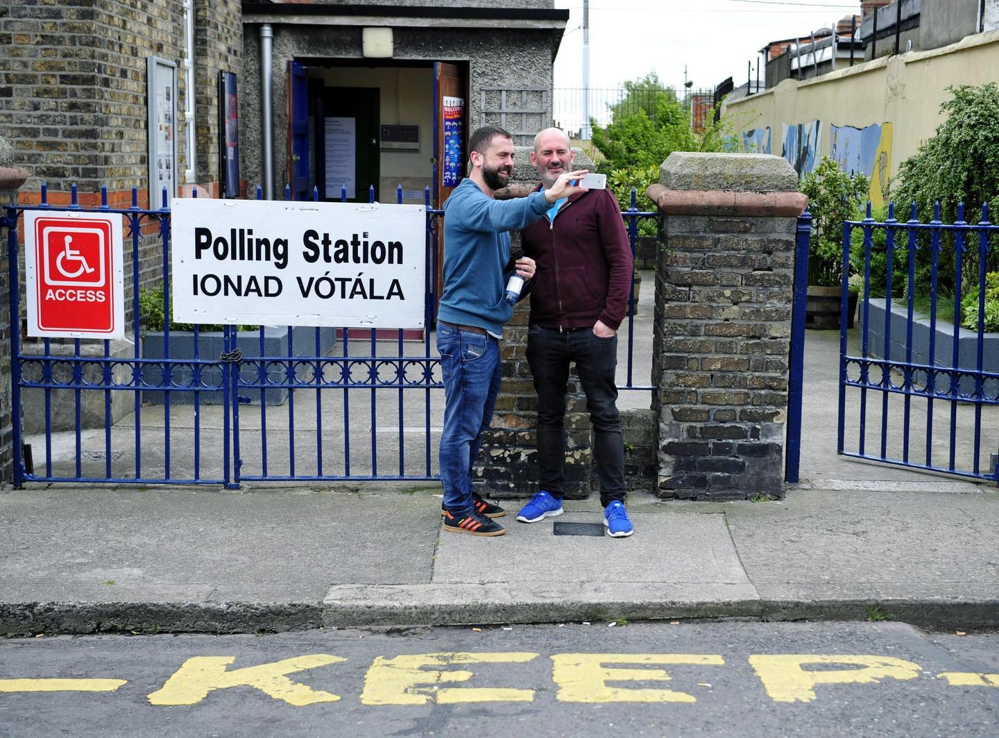 Matrimoni Gay Irlandesi Al Voto E Il Giorno Del Referendum