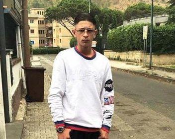 Si ribalta con lauto del papà muore a 15 anni