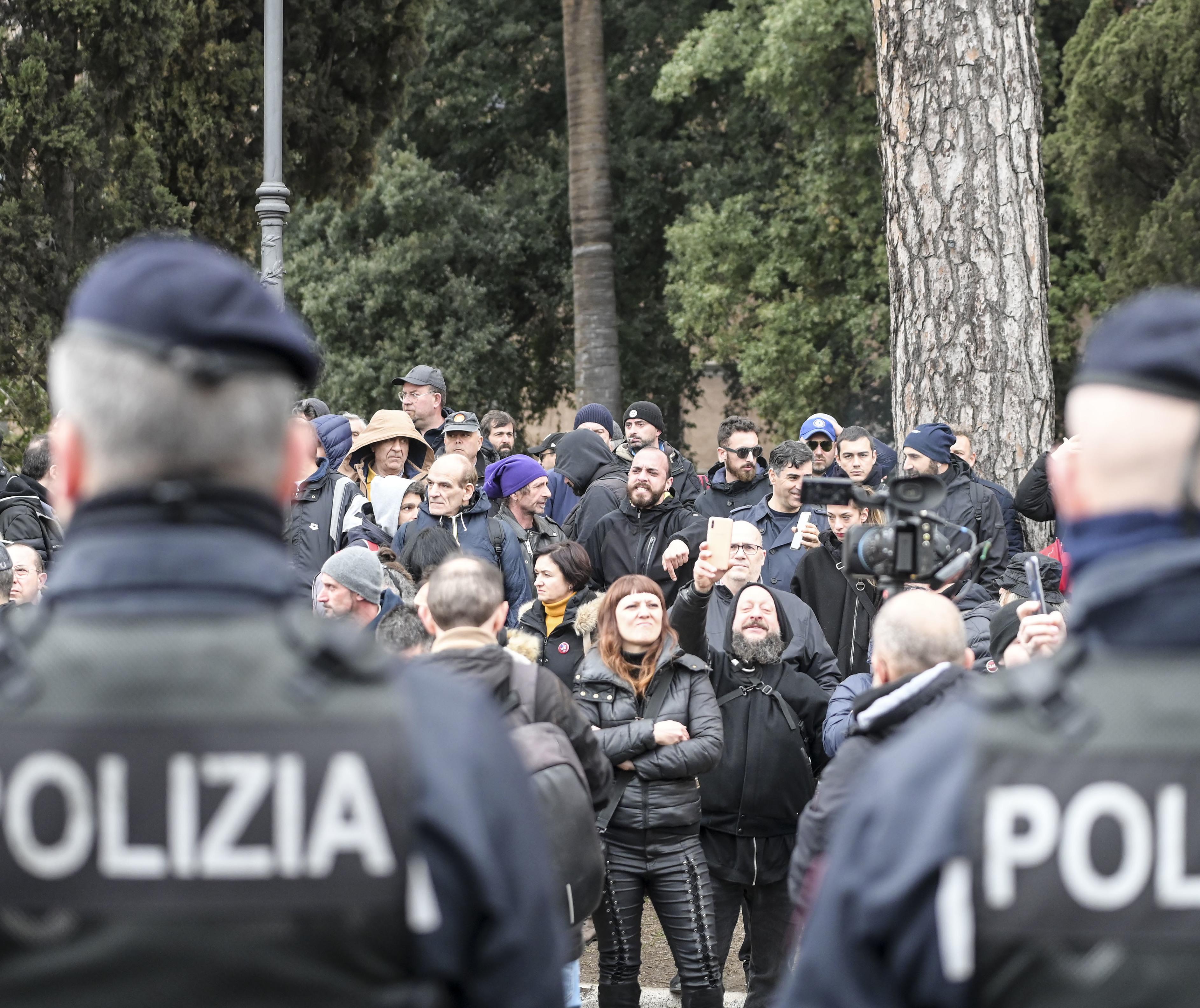 Stop Agli Over 50 Senza Green Pass Cosa Cambia Da Oggi Per I Lavoratori