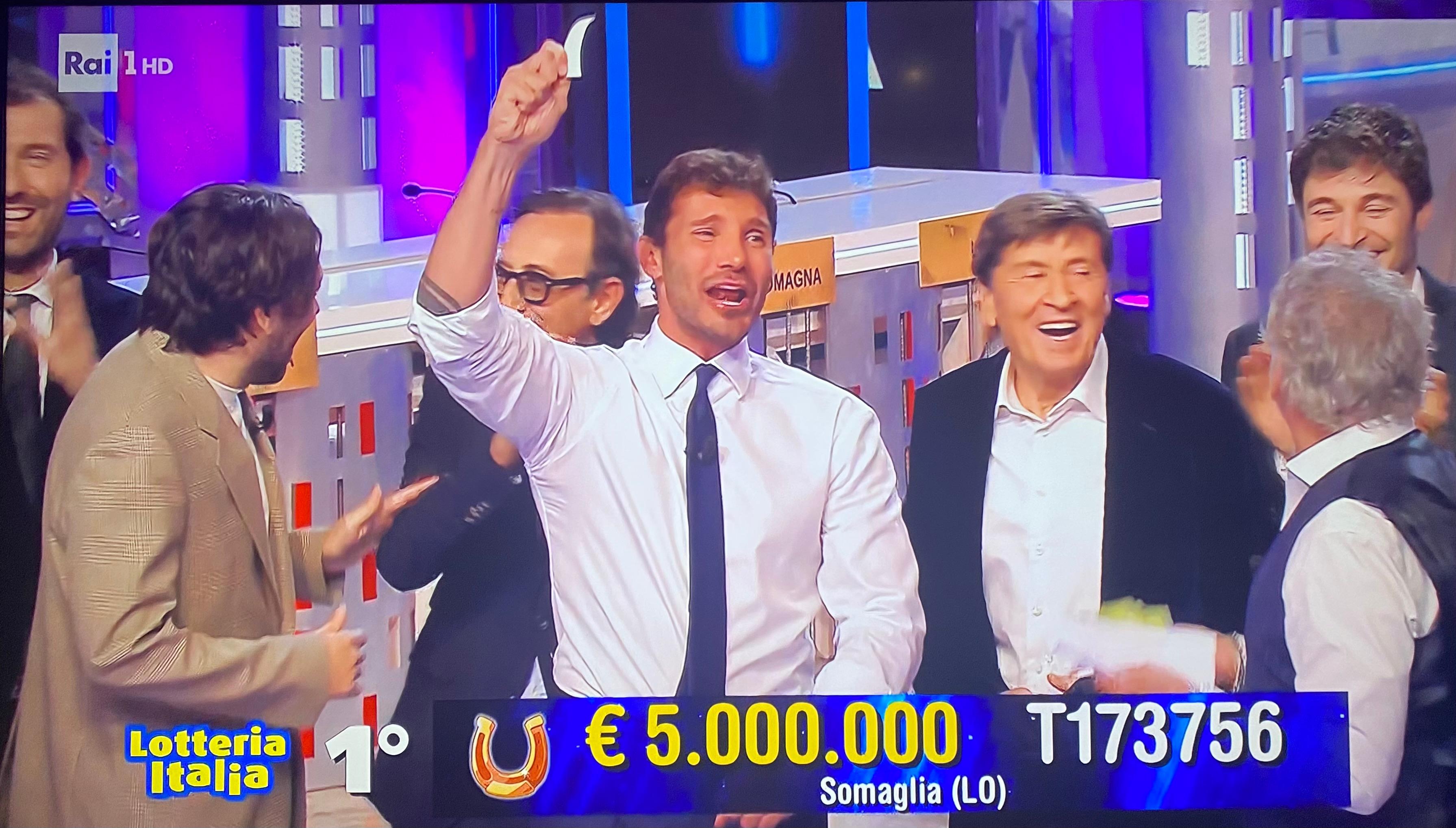 Biglietti Vincenti Della Lotteria Italia Primo Premio In