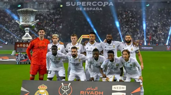 epa10407586 Real Madrid players pose for a photo prior Spanish Super Cup final match between Real Madrid and Barcelona, in Riyadh, Saudi Arabia, 15 January 2023.  EPA/STR