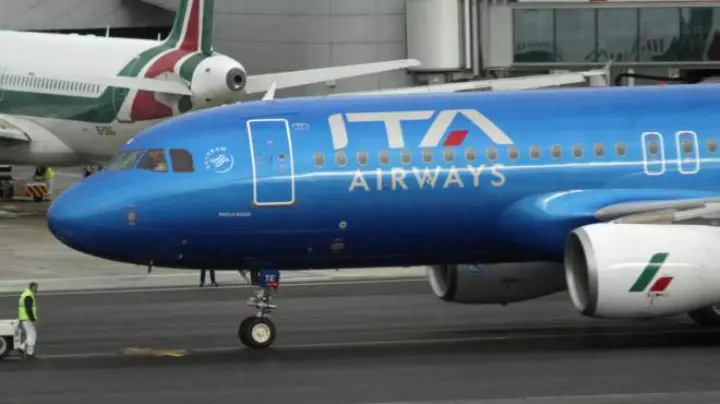 The first Ita Airways aircraft with the new blue livery towards the take-off phase from Rome Fiumicino airport to Milan, 24 December 2021.  ANSA/TELENEWS