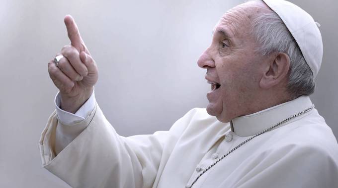 Papa Francesco Un Credente Non Può Parlare Di Povertà E Vivere Come