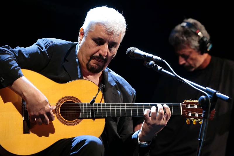  È morto Pino Daniele Stroncato da un infarto.Colpito da un malore in Toscana  -  FOTO - VIDEO  Image