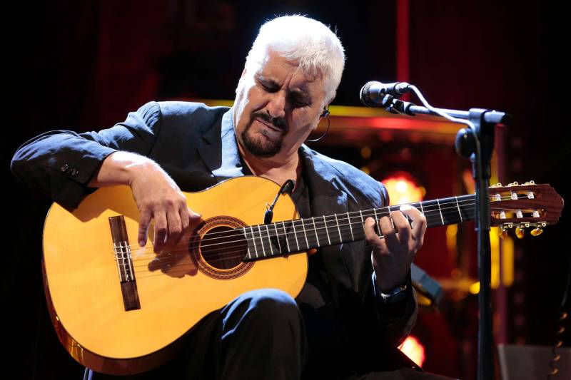  È morto Pino Daniele Stroncato da un infarto.Colpito da un malore in Toscana  -  FOTO - VIDEO  Image