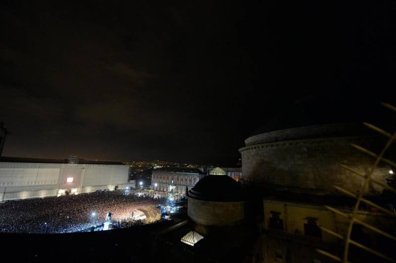  È morto Pino Daniele Stroncato da un infarto.Colpito da un malore in Toscana  -  FOTO - VIDEO  Image