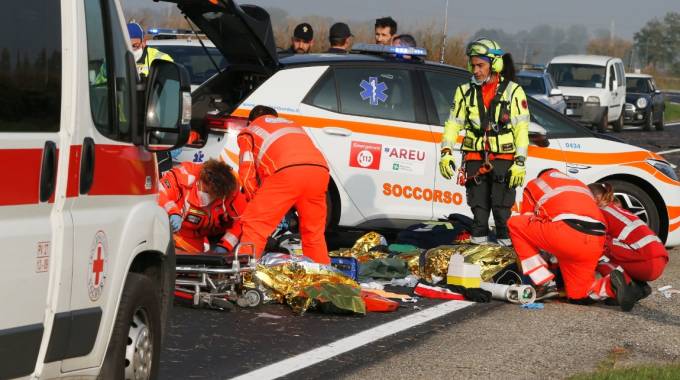 Incidente Tor Bella Monaca Enne Investito E Ucciso Da Un Auto