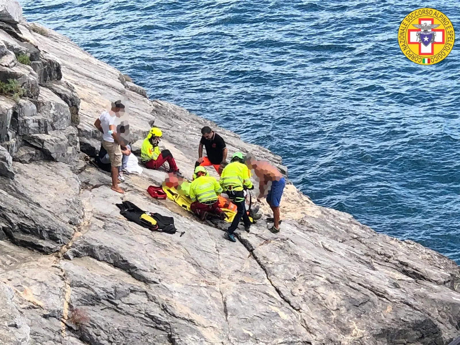 Amalfi, operaio precipita sulla scogliera: portato in elisoccorso a Salerno, è grave