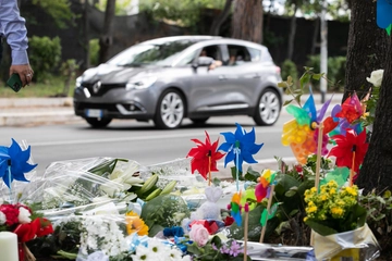 Incidente youtuber Roma, fiaccolata per Manuel