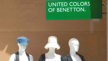 Multa salata a Benetton: “Violata la privacy dei clienti”