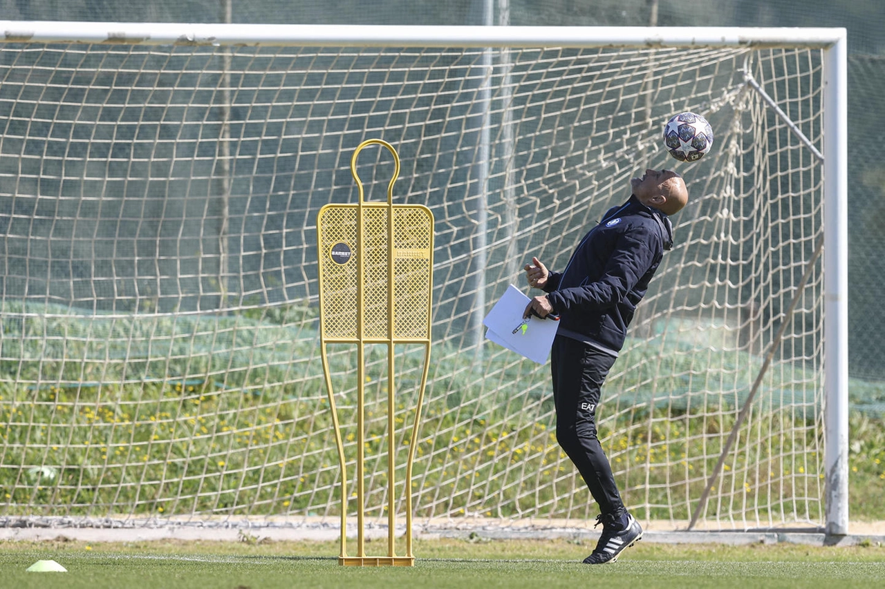 L'allenatore dell'Napoli Luciano Spalletti al campo di allenamento del club