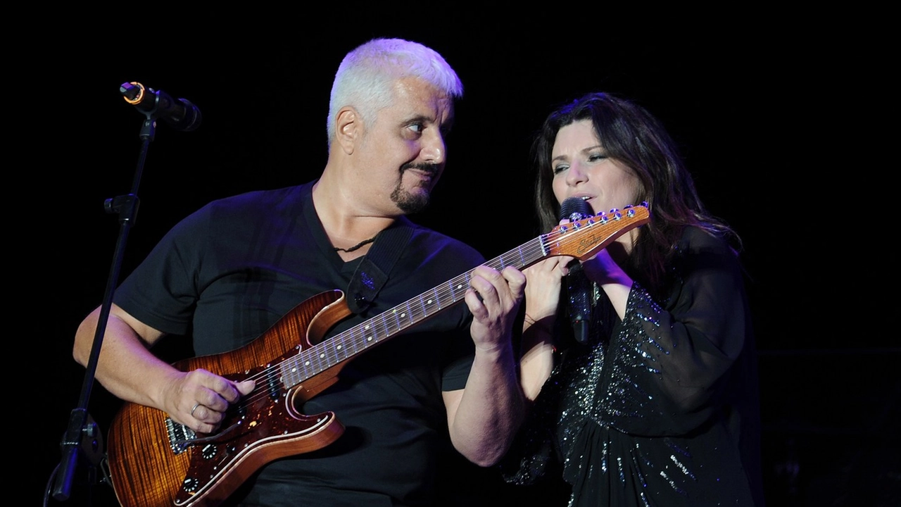 Pino Daniele e Laura Pausini (AFP)