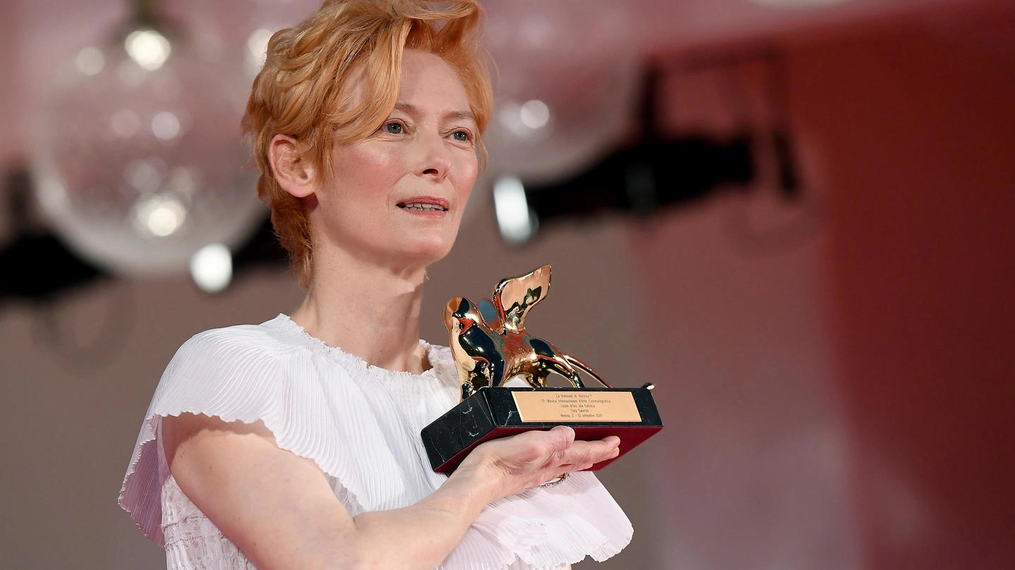 Leone d'oro alla carriera a Tilda Swinton (Ansa)