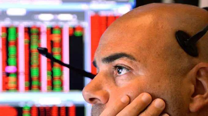 Borsa: Milano accelera, +0,91%