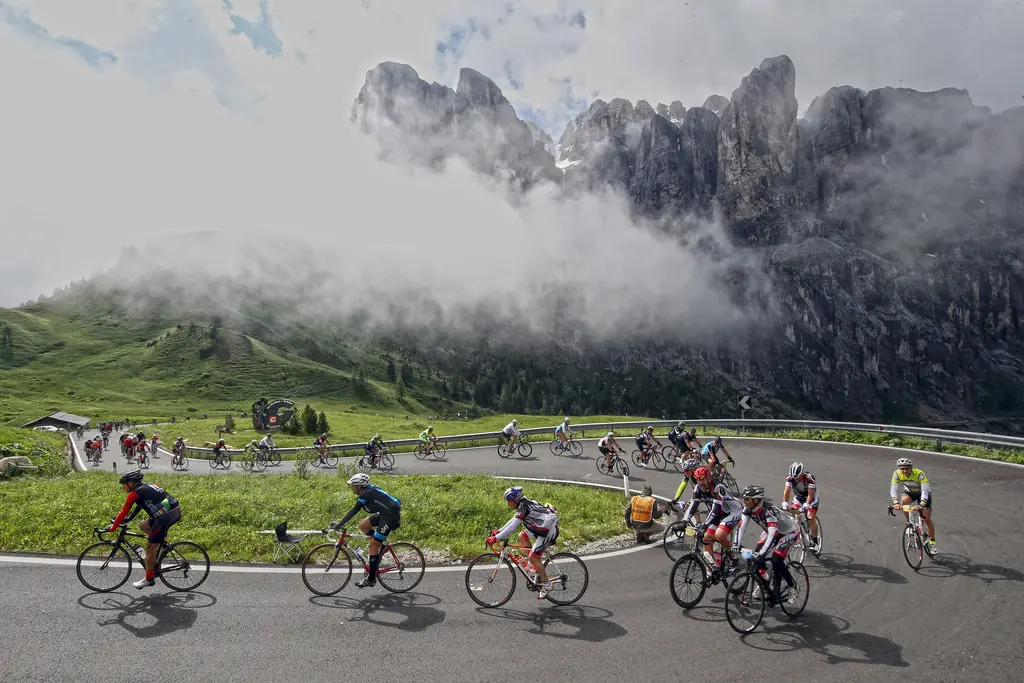 Maratona dles Dolomites, la domenica degli eroi in bici. Ci sarà anche Wiggins