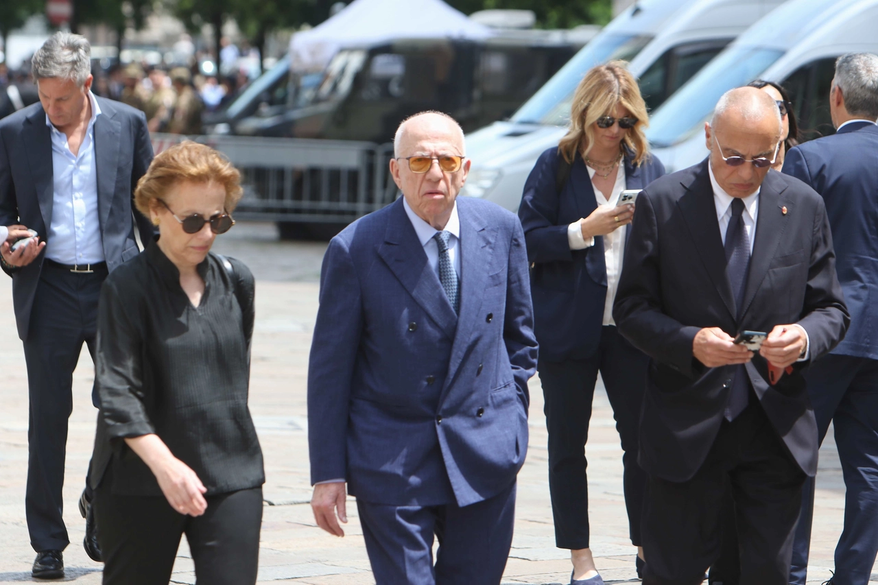 Fedele Confalonieri ai funerali di Silvio Berlusconi (Ansa)