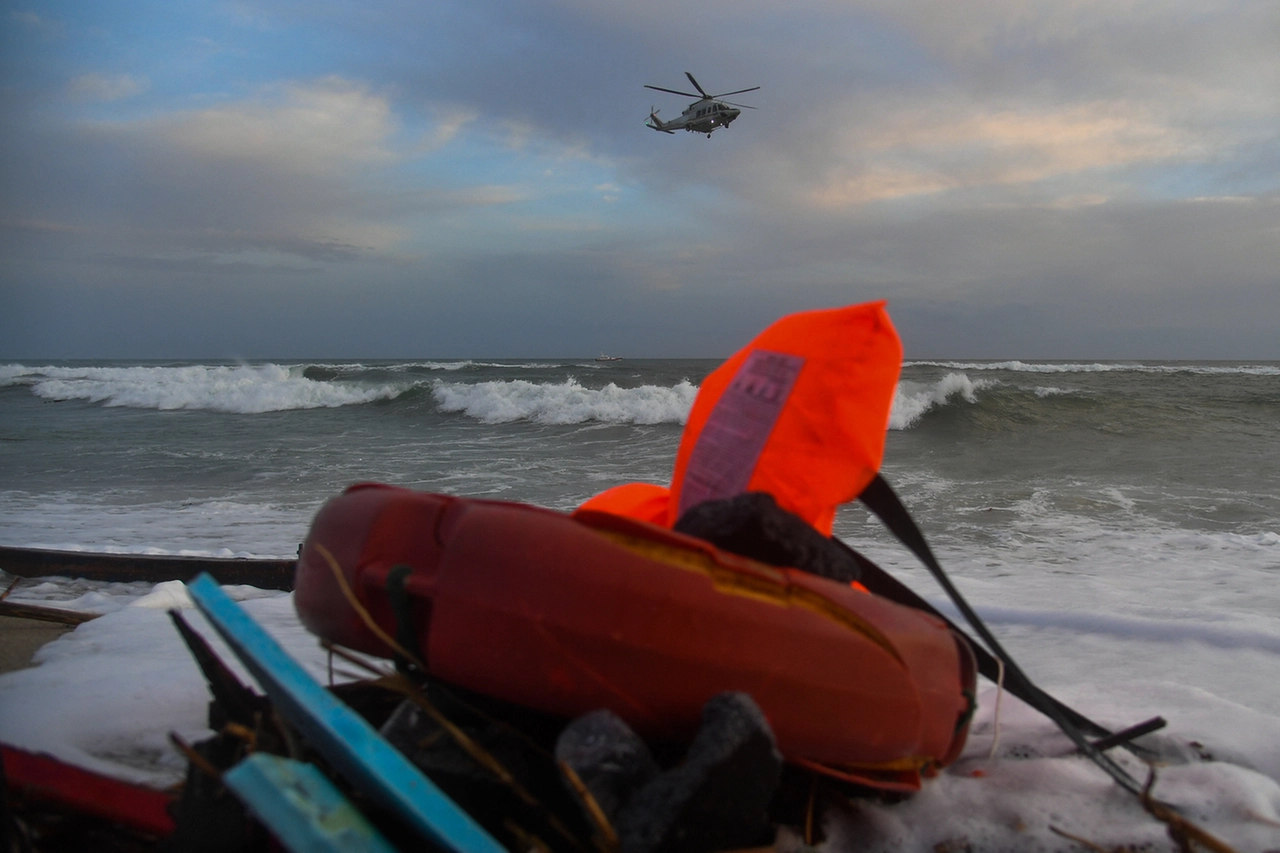 Strage di migranti sulla spiaggia di Cutro (Crotone)