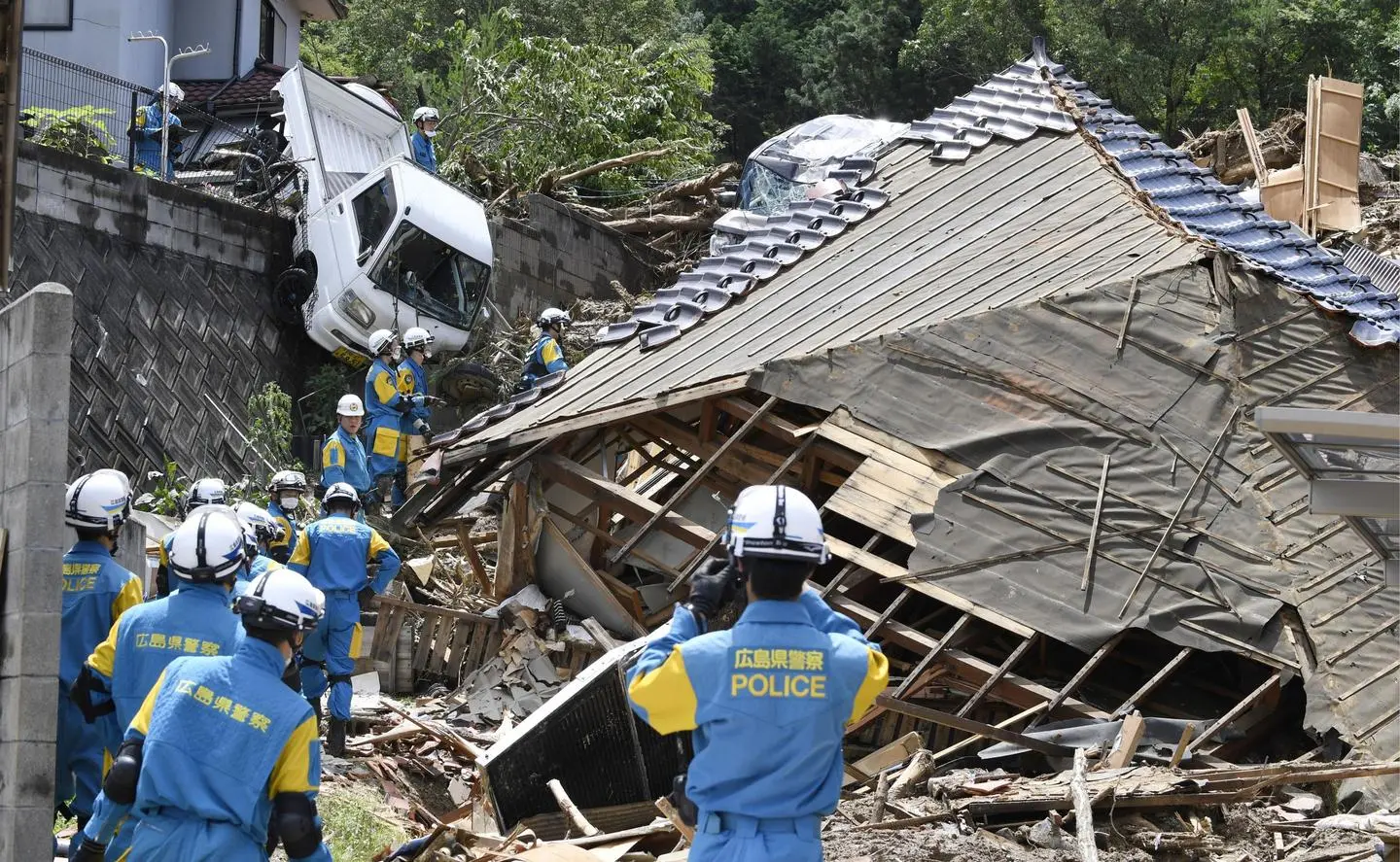 Giappone, almeno 156 morti per le alluvioni. Ancora decine di dispersi