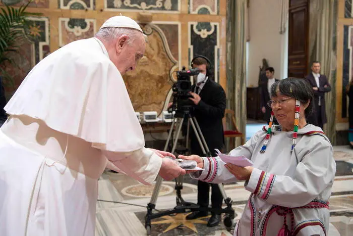 Papa Francesco in Canada, viaggio tra le ferite dei nativi. Cosa c'è da sapere