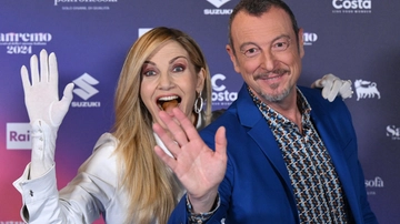 Quarta serata Sanremo 2024, la scaletta dei duetti con l’ordine d’uscita dei cantanti. La conferenza stampa di oggi