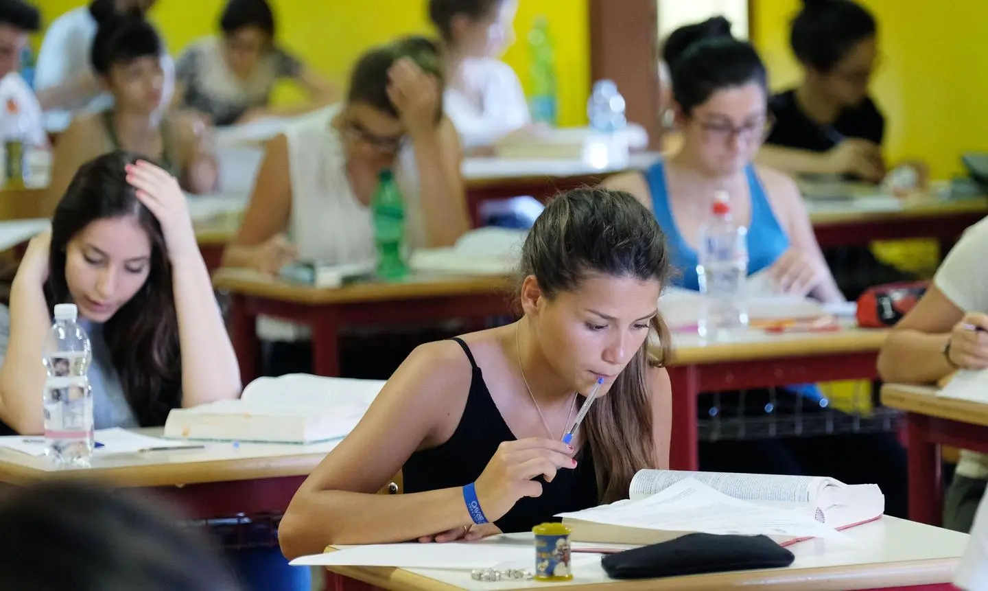 Maturità 2018, polizia in campo. Il 113 'arresta' le fake news