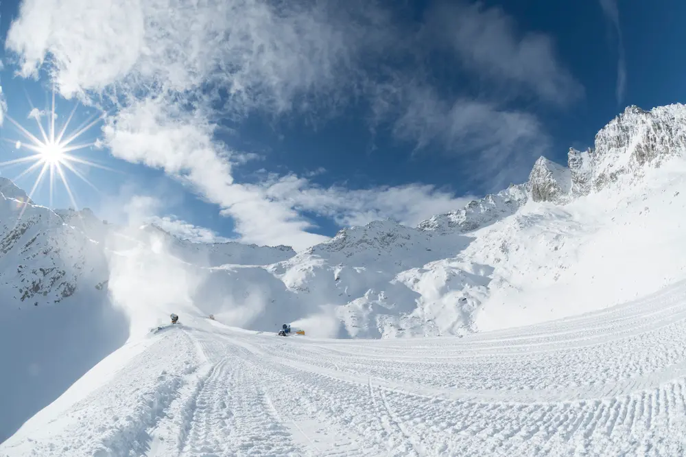 Apertura delle piste a Ponte di Legno-Tonale, ecco dove (e come) si può già sciare