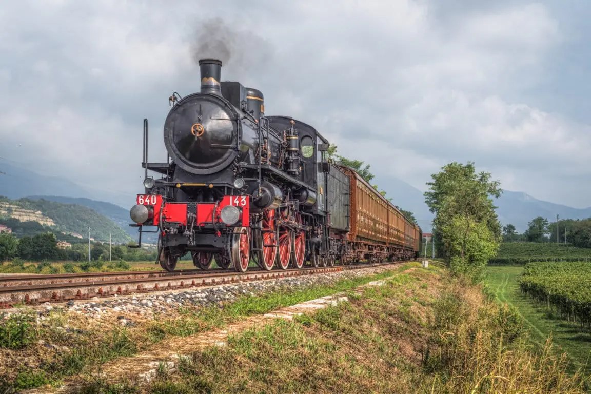 Binari senza tempo: viaggi amarcord con i treni storici