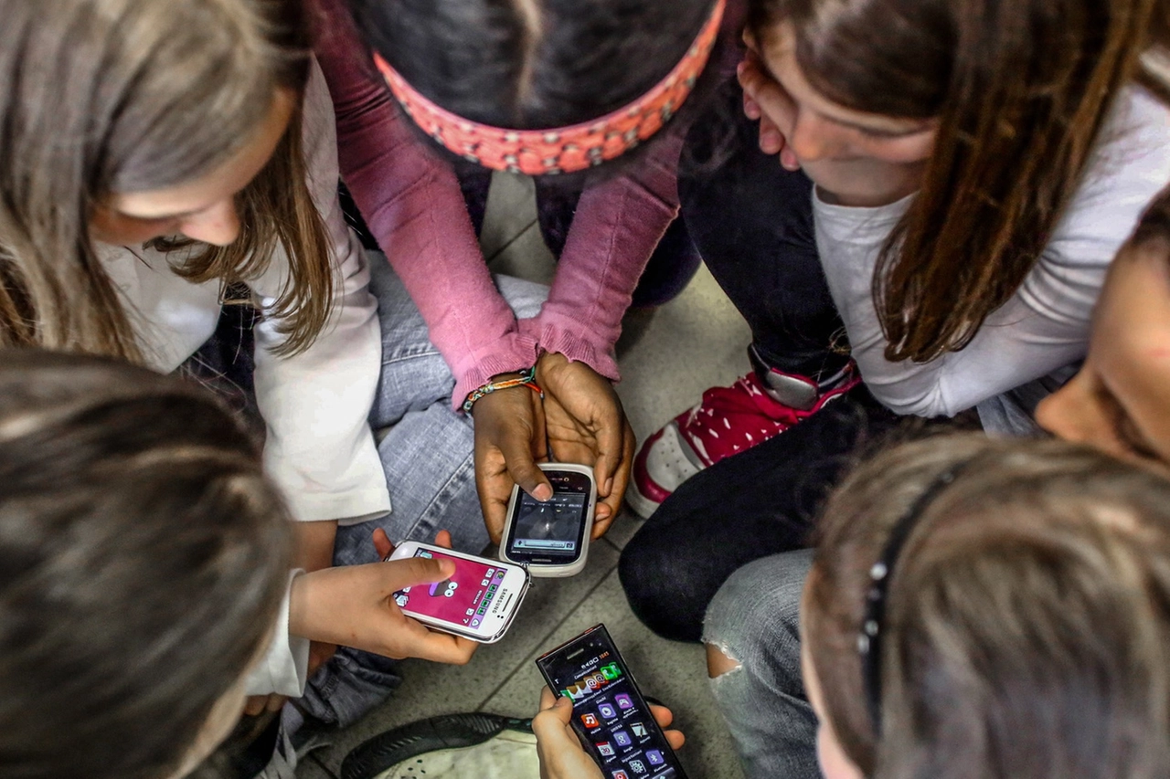 Adolescenti e social (foto repertorio Germogli)