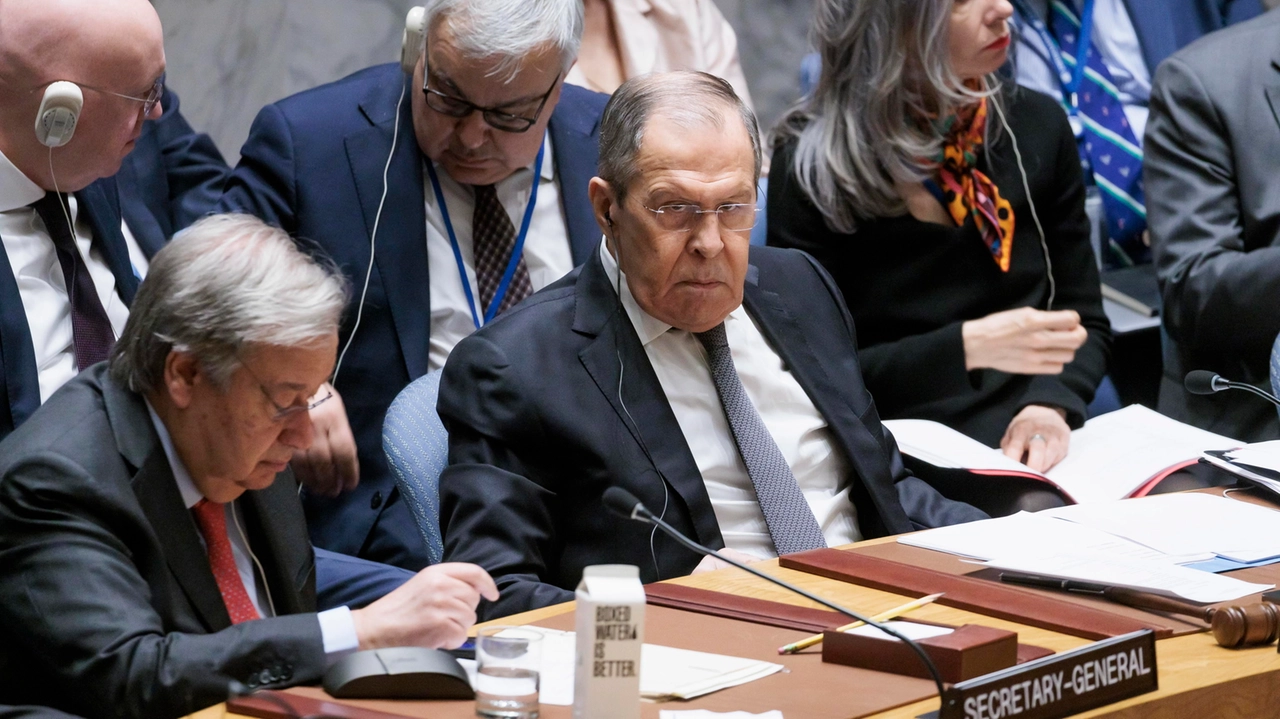 Il ministro degli Esteri russo Lavrov al Consiglio di Sicurezza Onu (Ansa)