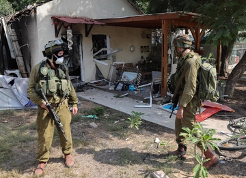 Massacro nel kibbutz. Bambini decapitati, trovati quaranta corpi. I soldati: orrore mai visto