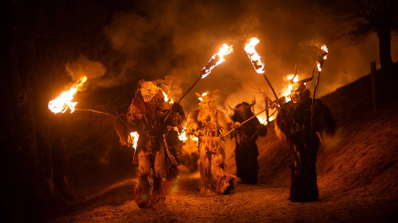 Krampus, il corteo dei demoni che scorta San Nicolò in Valcanale