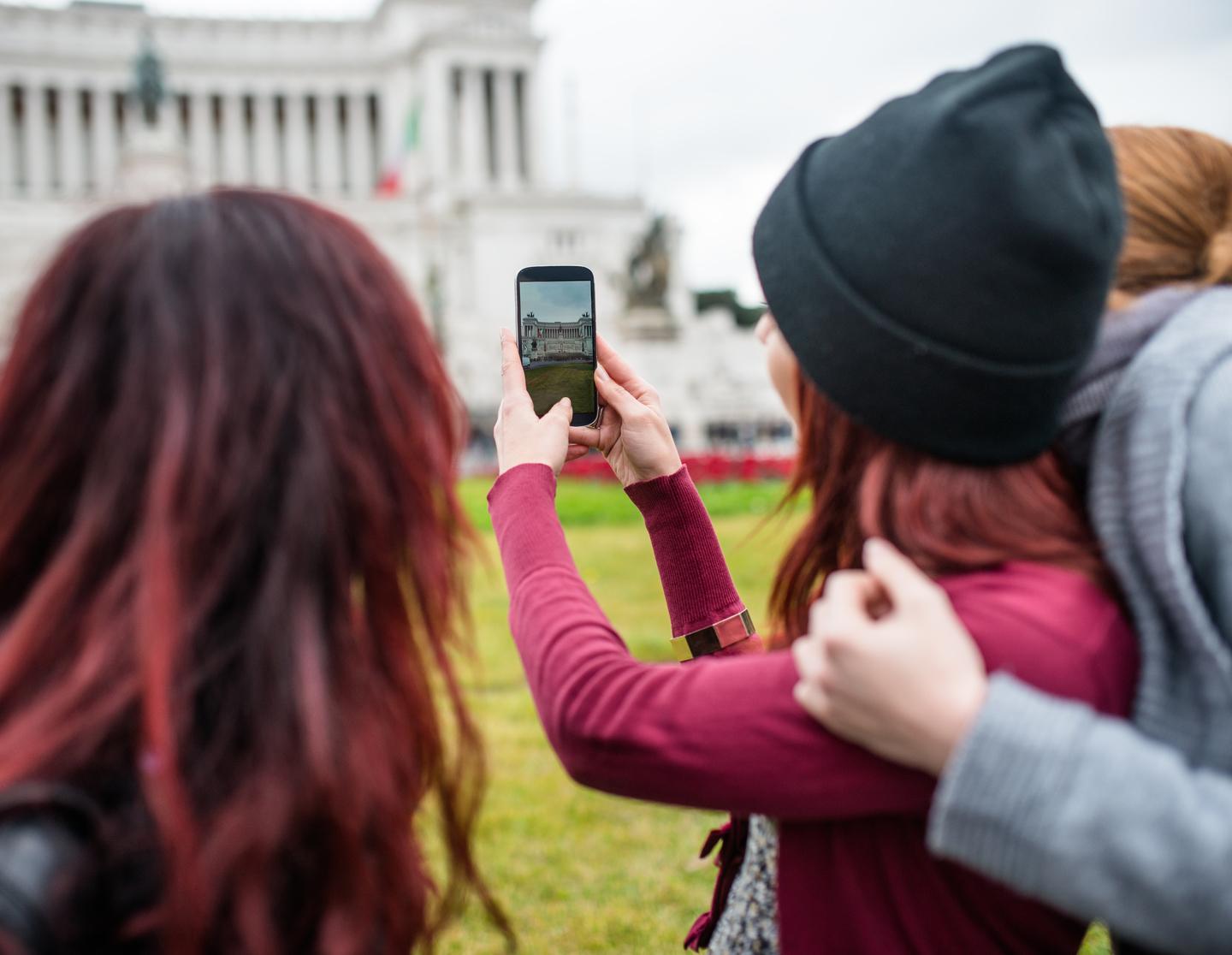 Tik Tok A Bussare Sono I Pedofili E La Polizia S Infiltra Tra I Ragazzi