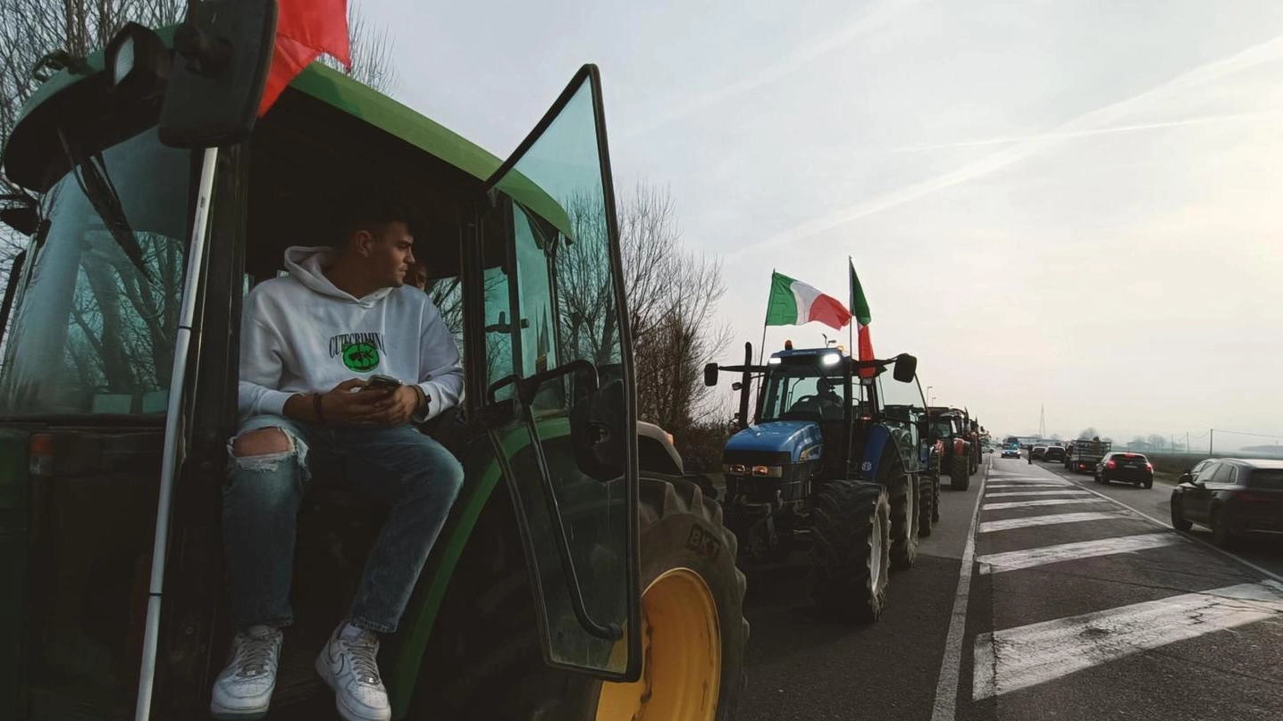 La protesta dei trattori invade l'Italia da Nord a Sud