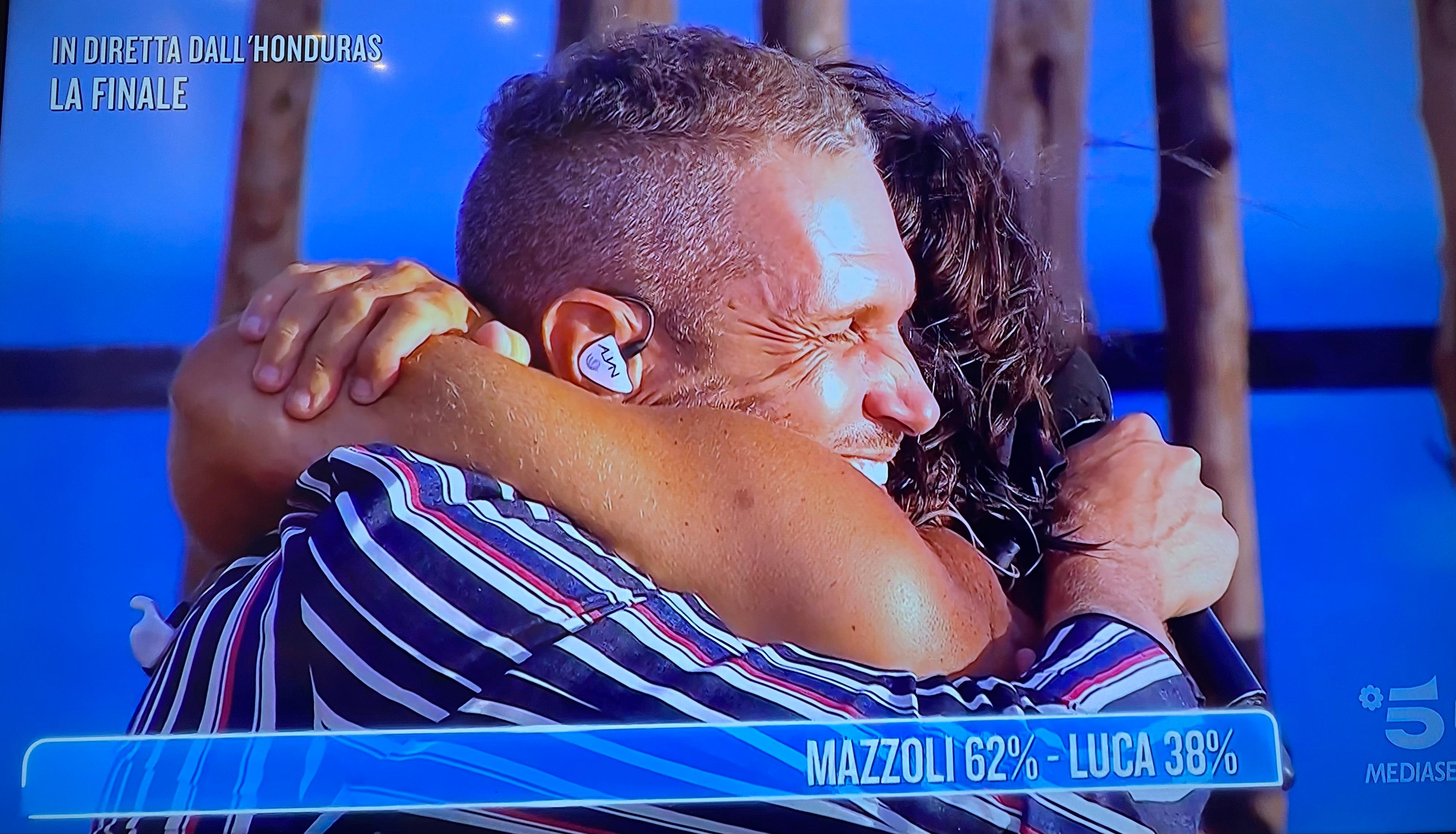 Isola Dei Famosi Vince Marco Mazzoli Secondo Luca Vetrone