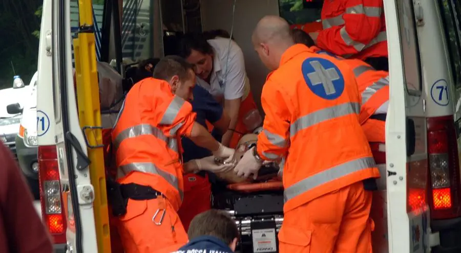 Incidente sul lavoro a Roma, muore operaio 36enne precipitato dal tetto di un capannone