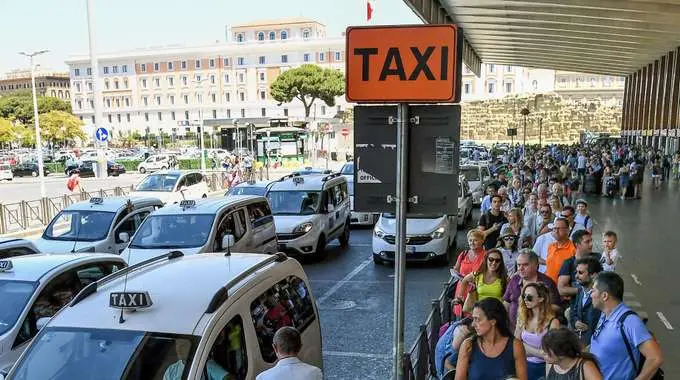 Taxi: sindacati, sciopero nazionale 7/11