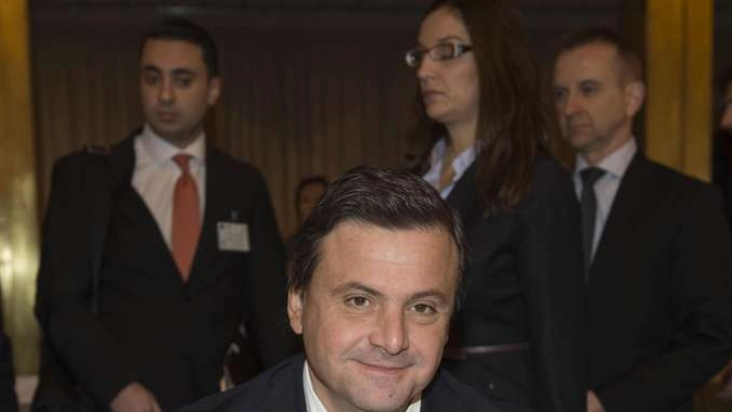 Mediaset: Calenda,scalata inappropriata