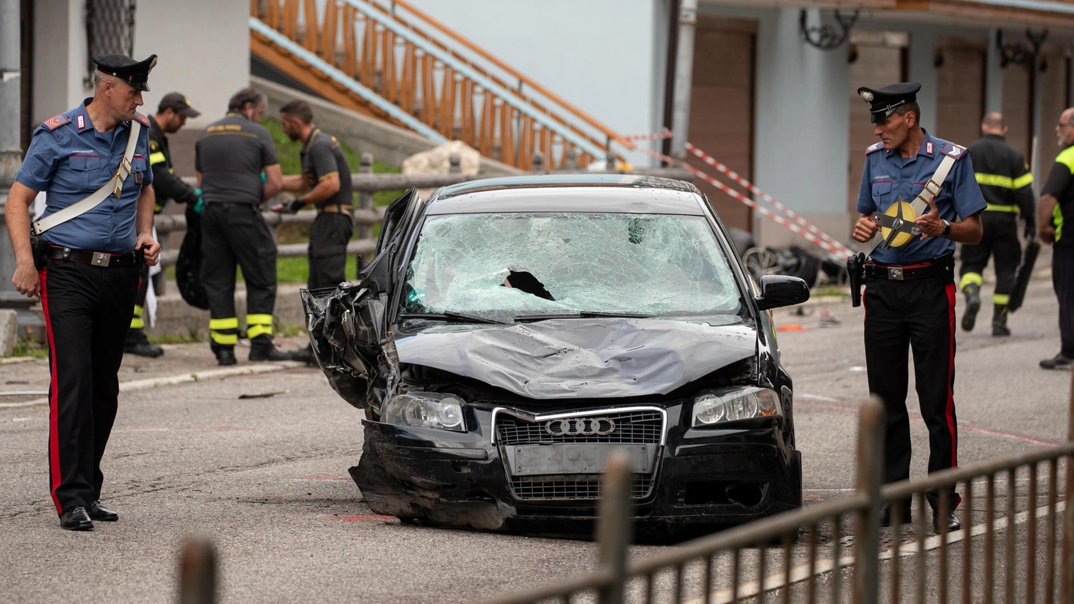 Famiglia falciata in vacanza  Morti papà, nonna e bimbo  Sequestrato il cellulare  alla conducente dell’auto