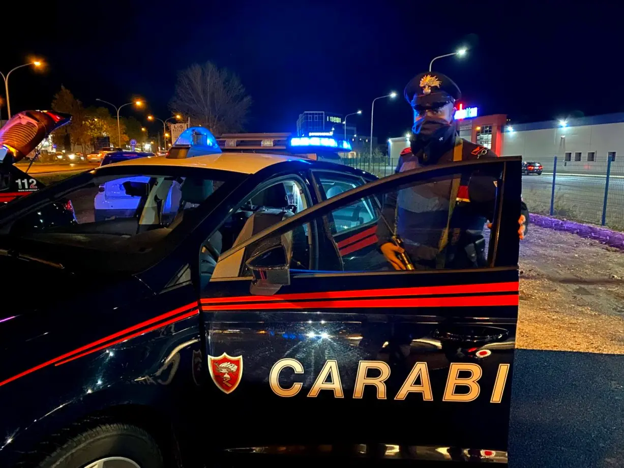 Movida violenta a Napoli, rapine e aggressioni a raffica: quatto le vittime