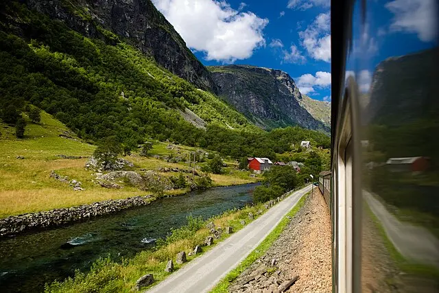 Alla scoperta delle meraviglie della Norvegia con la Flamsbana