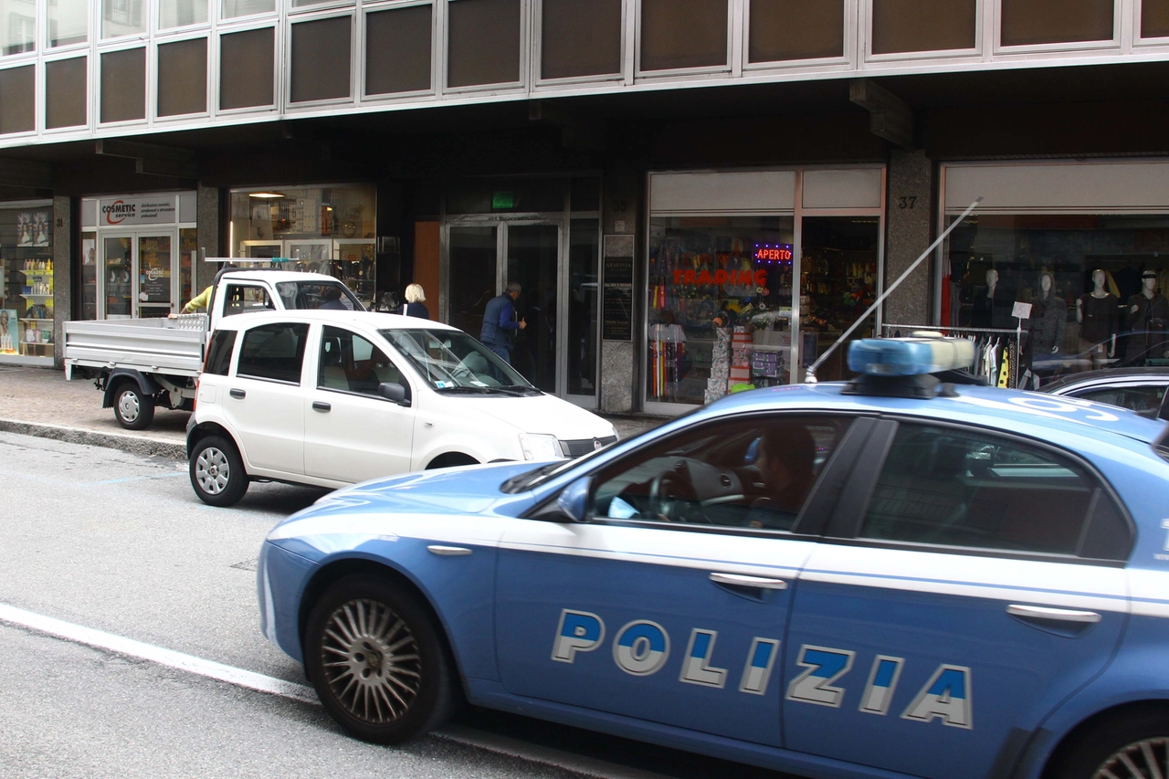 Una volante della Polizia in azione