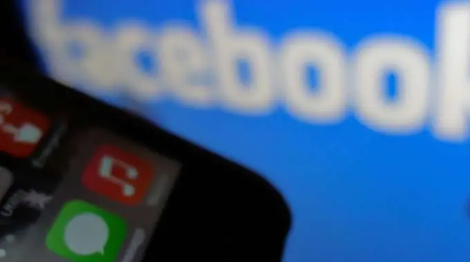 Facebook:Wsj, faro Ue su intesa WhatsApp