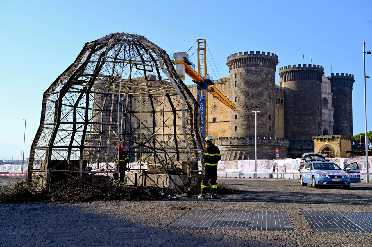 Distrutta da un incendio la 'Venere degli stracci'